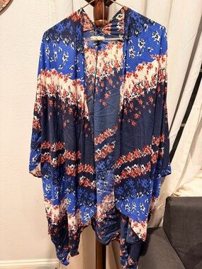 Maurices Blue Navy White Floral Kimono
